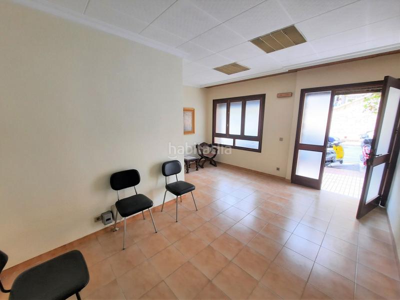 Foto 5250f576-e135-4b92-b3c2-472d047225c7. Local commercial dans avenida general marva 36 dans Alicante