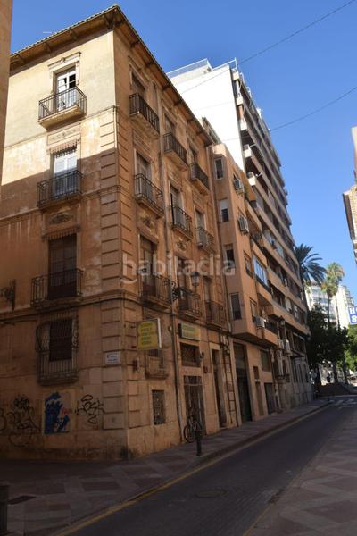 Foto 17b6b7b8-ac3c-4b62-9598-6a5f4696ac47. Edificio in Casco Antiguo - Sta. Cruz - Ayuntamiento Alicante