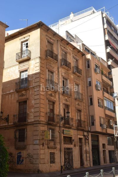 Foto 4f22d918-c74e-4a90-8ccc-ad4bd0efc25c. Edificio en Casco Antiguo - Sta. Cruz - Ayuntamiento Alicante