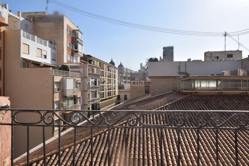 Foto 7ddc1c2d-74b1-47ef-a578-3d511c23904c. Edificio en Casco Antiguo - Sta. Cruz - Ayuntamiento Alicante
