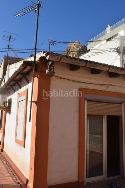 Foto f69adb81-d60d-4792-ae3e-e1c8cba0ea98. Edificio en Casco Antiguo - Sta. Cruz - Ayuntamiento Alicante