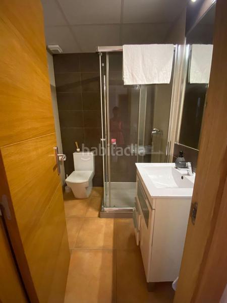 Foto 585f12e9-fe87-43c6-9502-338f87f28cb4. Edificio en calle colon 12 en Barrio del Centro Alicante