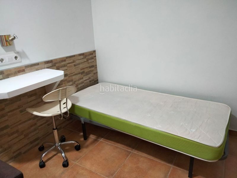 Foto f62468dd-334f-4b33-8471-fe654c23e874. Edificio en calle colon 12 en Barrio del Centro Alicante