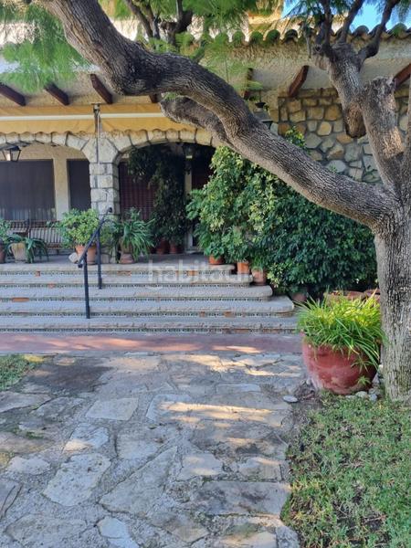 Foto 3dbddfa4-570e-425c-99bf-4ada45887052. Chalet mit parking pool in Vistahermosa Alicante