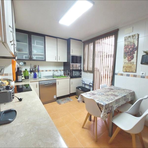 Foto a2cd2f65-ce09-4d54-ac0c-60d6264a6714. Appartamento con riscaldamento parcheggio in San Blas Alicante