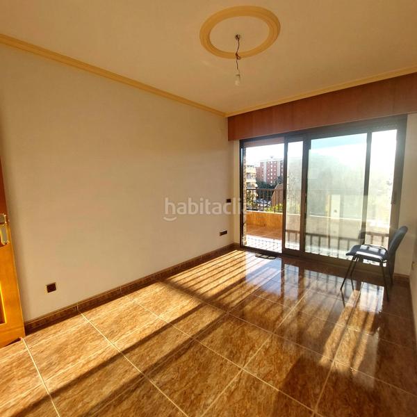 Foto 13fddd6e-8787-4e42-b4d0-c3fd497eac50. Édifice dans calle ceuta 40 dans San Blas Alicante