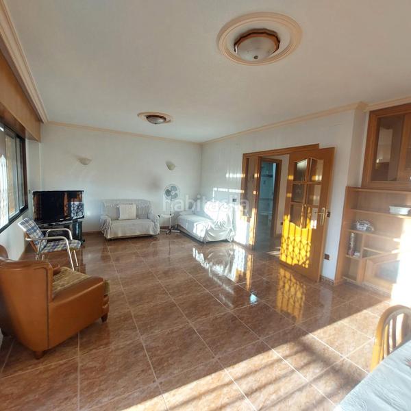 Foto 1a0e9c1d-d8d1-4373-94f8-fba54d39ded9. Édifice dans calle ceuta 40 dans San Blas Alicante