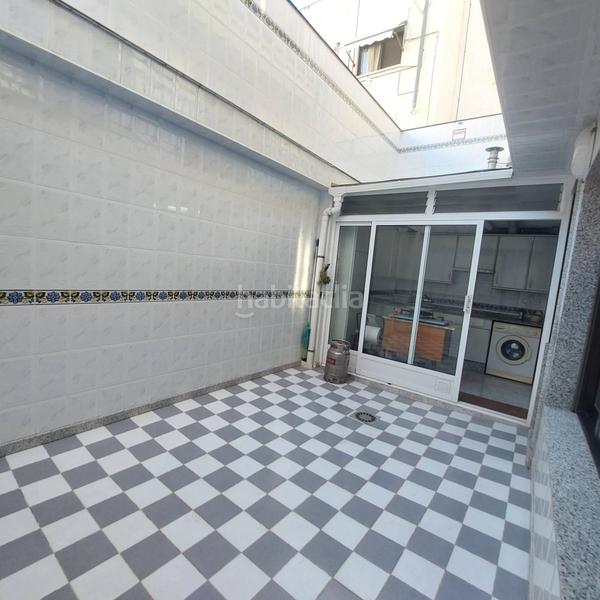 Foto 2cbb9d20-5c14-4c6d-b627-983c8f3bdb5e. Édifice dans calle ceuta 40 dans San Blas Alicante