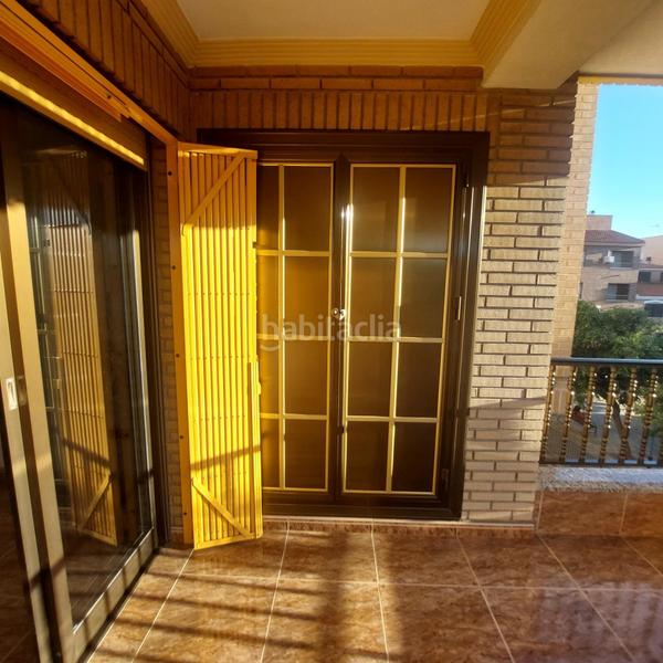 Foto 3457dd8e-17a4-4380-b30e-6bb9881ffde5. Édifice dans calle ceuta 40 dans San Blas Alicante