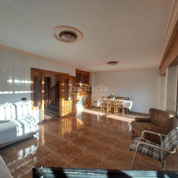 Foto 4aca9840-26dc-4d75-a1ec-7c1f9376fe9b. Édifice dans calle ceuta 40 dans San Blas Alicante