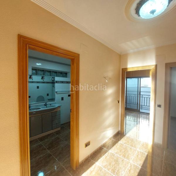 Foto ca0c1d09-72f7-49bd-ae39-78c5532b534a. Édifice dans calle ceuta 40 dans San Blas Alicante