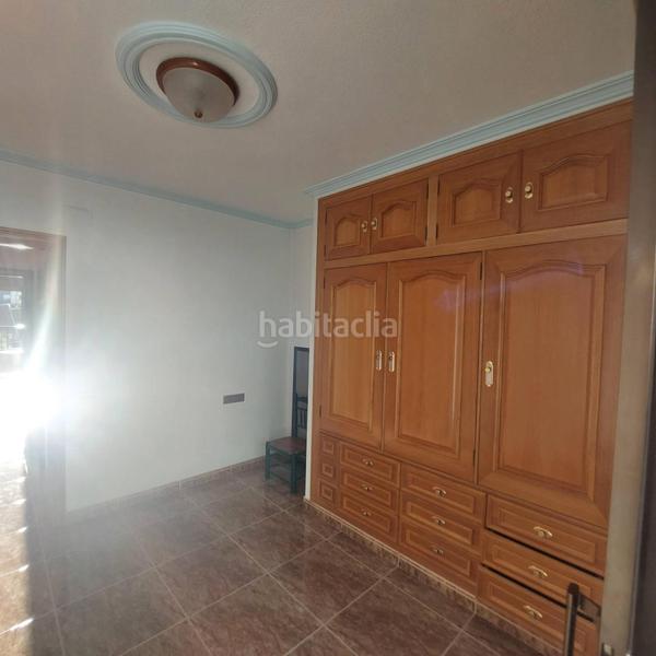 Foto f130bbb5-f236-4035-8dcd-ded18853cd6d. Édifice dans calle ceuta 40 dans San Blas Alicante