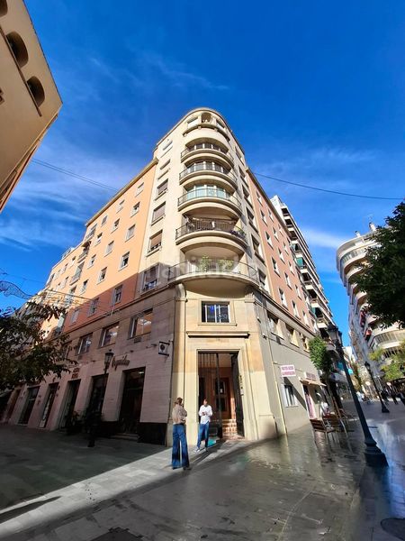 Foto a4db5894-c524-4109-95cd-7078d50a2492. Pis a Barrio del Centro Alicante