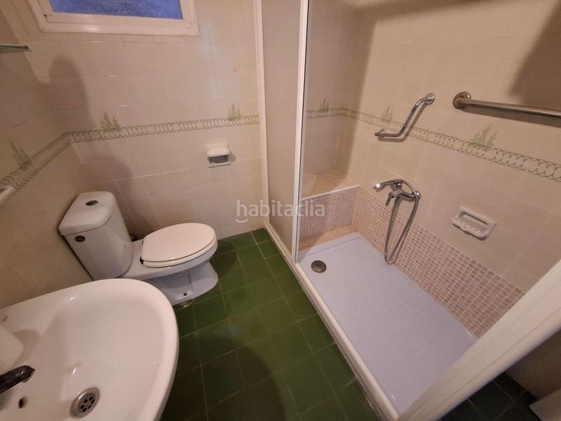 Foto a7b80b15-f423-4885-bee0-8525adadf1c6. Pis a Barrio del Centro Alicante