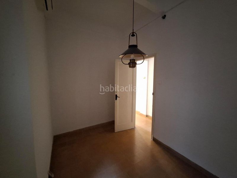 Foto c4d710a1-c086-4ea0-b50e-1afe66be0ddc. Pis a Barrio del Centro Alicante