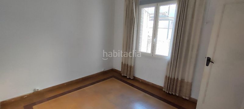 Foto ca35f699-e2ca-44e0-a243-e8f9792aa8c2. Pis a Barrio del Centro Alicante