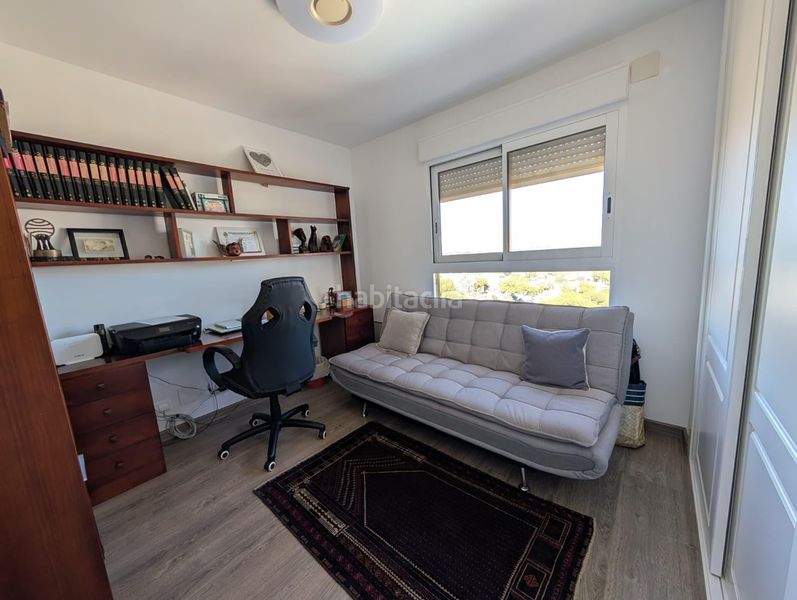 Foto d1a5a675-c5da-4445-b09d-544f0fec88c0. Apartament amb aparcament piscina a Playa Muchavista Campello (el)