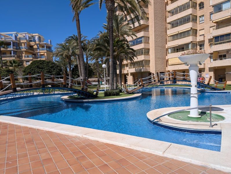 Foto df3068f2-faff-446b-866f-f84488c1b683. Apartament amb aparcament piscina a Playa Muchavista Campello (el)