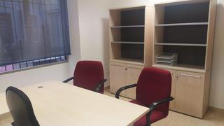 Lloguer Oficina a El Carmen. Se alquila oficina en b. carmen
