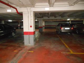 Aparcament cotxe a La Fama. Plaza de garaje céntrica