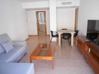 Lloguer Pis a El Carmen. Se alquila piso en b. del carmen