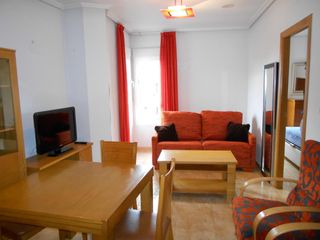 Lloguer Apartament a El Carmen. Se alquila apartamento en b. carmen
