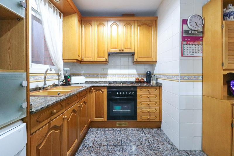 Foto 37d8deac-97dc-4be3-8401-b0a15139e05c. Casa adosada la casa adosada que busca tu familia en Castelldefels
