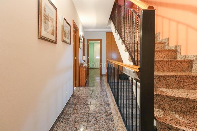 Foto 40c114f0-2ef8-48e7-83db-cc95f59f74ae. Casa adosada la casa adosada que busca tu familia en Castelldefels
