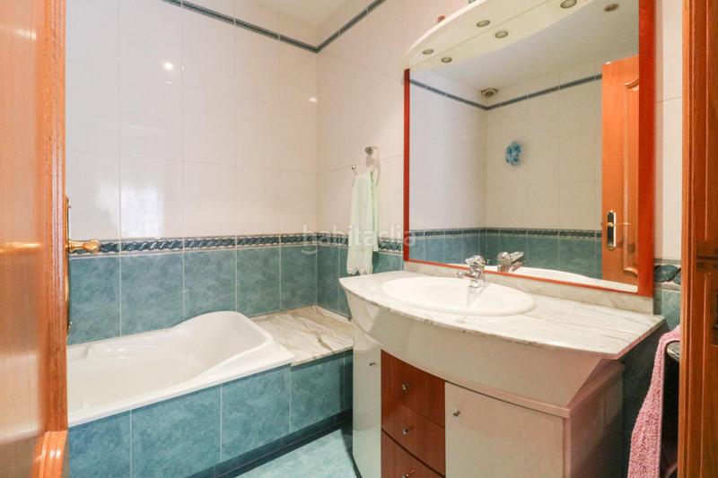 Foto 8674ba88-3782-44a1-b698-d19ffab8746e. Casa adosada la casa adosada que busca tu familia en Castelldefels