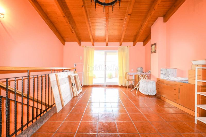 Foto a544d59f-b720-4409-aa13-db3209d1c740. Casa adosada la casa adosada que busca tu familia en Castelldefels