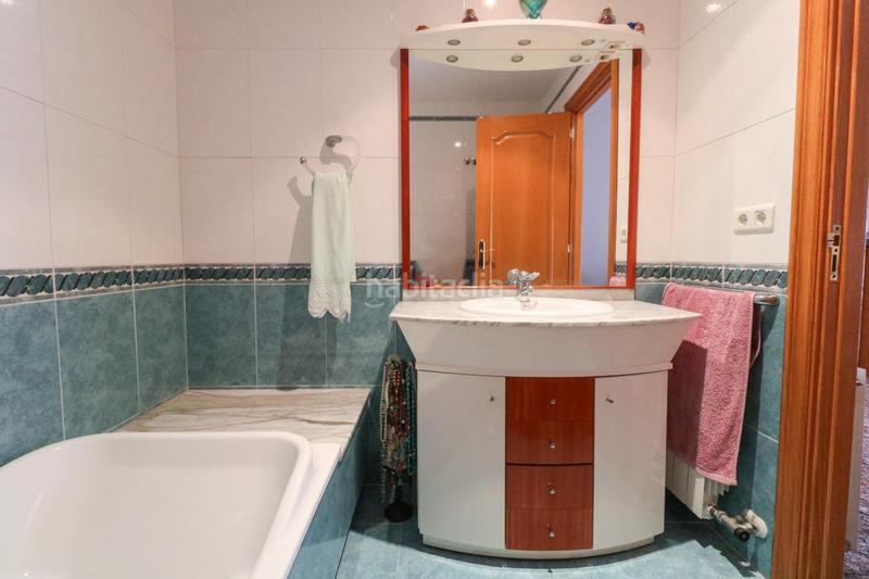 Foto ba7768ab-e0b7-4c89-8fe2-d177942054fb. Casa adosada la casa adosada que busca tu familia en Castelldefels
