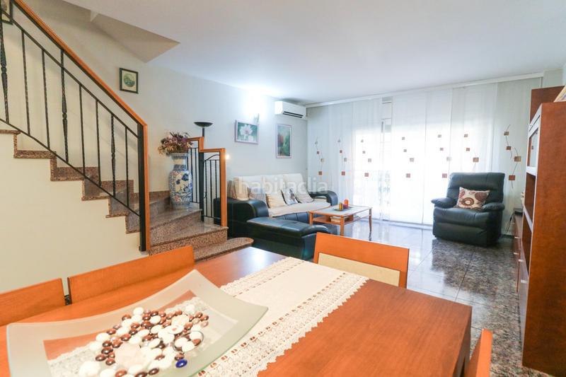 Foto d1bfedd3-c8e3-44e0-8810-a8da8de4b7e7. Casa adosada la casa adosada que busca tu familia en Castelldefels