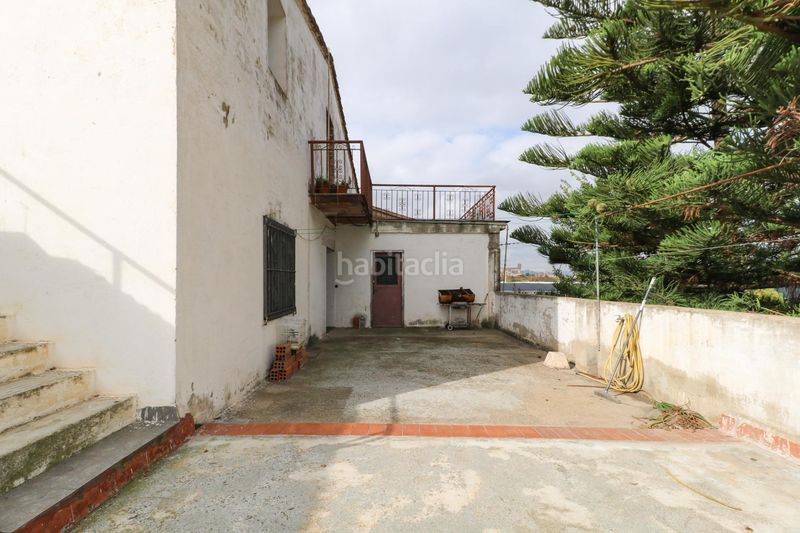 Foto ad16b749-a71e-4b3f-8e3d-c24e8451d198. Masia amb aparcament a Vinyets-Molí Vell Sant Boi de Llobregat