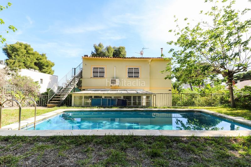 Foto 136b08c3-2d75-47e4-86eb-30c8515360b0. Casa amb calefacció aparcament piscina a Bellamar Castelldefels