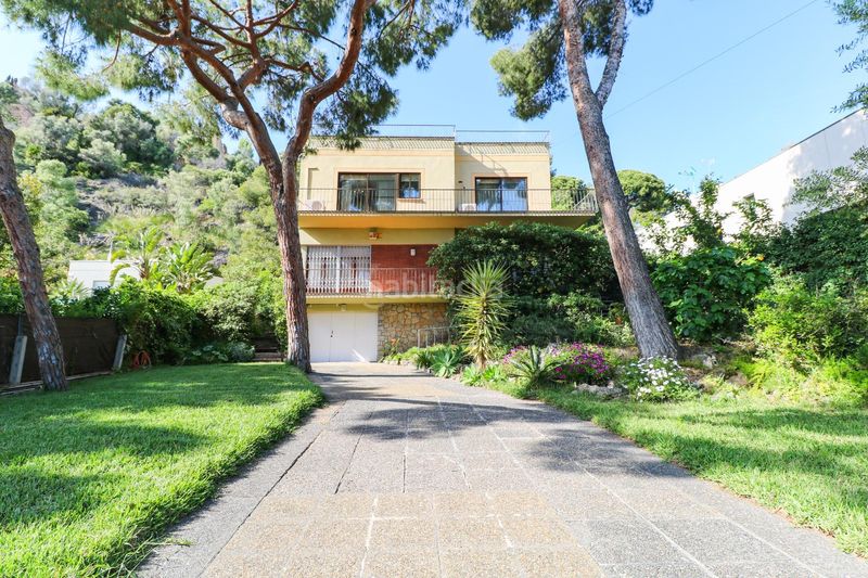 Foto c7bcdb3e-66eb-44f8-bd5f-79d5bee0f126. Casa amb calefacció aparcament piscina a Bellamar Castelldefels