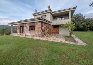 Haus  Estanyol. Casa en venta en bescano, 4 dormitorios.