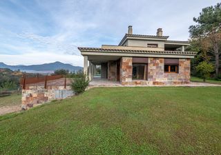 Casa  Estanyol. Casa en venta en bescano, 4 dormitorios.
