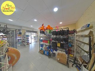 Business premise in L´Estartit Poble. Local com. en venta en estartit, 1 despacho.