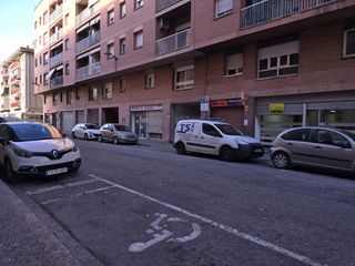 Locale commerciale in Sant Narcis. Local com. en venta en sant narcís.