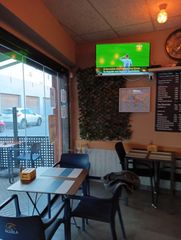 Local Comercial a Riells. Local com. en venta en riells, 2 despachos.