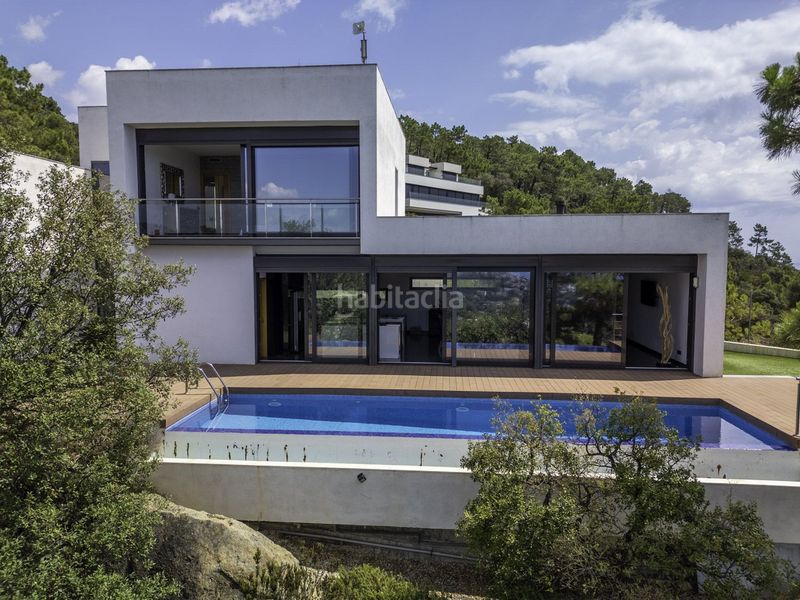 Foto 4ab7fa51-7bf5-460e-a56f-b917c561b36b. Casa amb calefacció aparcament a Canyelles Lloret de Mar