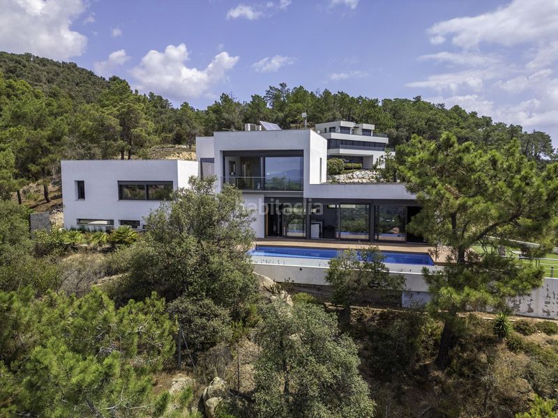 Foto 6ebeb145-0459-49a5-baee-54d92edc3368. Casa amb calefacció aparcament a Canyelles Lloret de Mar