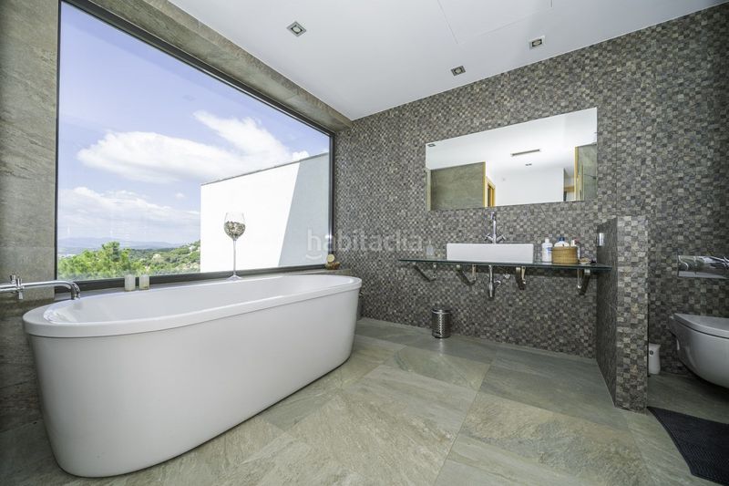 Foto 8b73ffad-d271-4907-83bf-dbd11eae112f. Casa amb calefacció aparcament a Canyelles Lloret de Mar