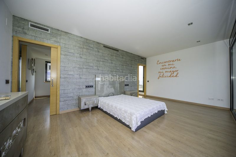 Foto a8fe33cb-5788-47c4-b6bb-3ca833a2bd1a. Casa amb calefacció aparcament a Canyelles Lloret de Mar