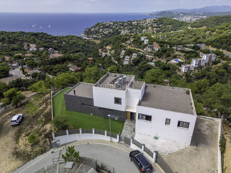 Foto b71482a5-2624-46e3-af1e-7c2ea311add8. Casa amb calefacció aparcament a Canyelles Lloret de Mar