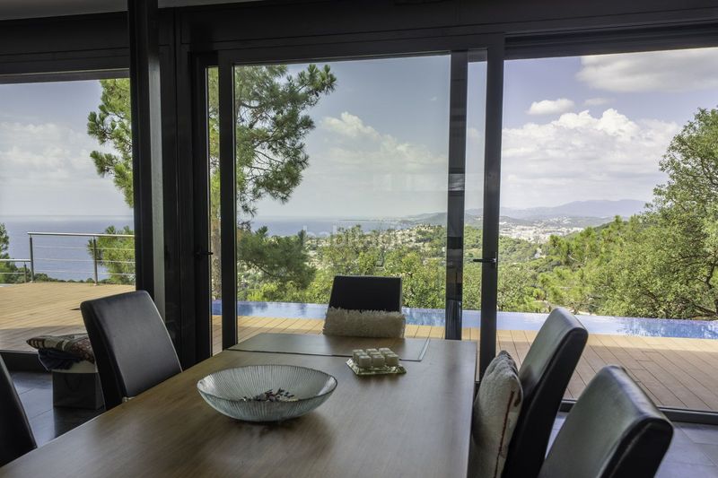 Foto cee604a3-293e-4bbb-8eed-79ebae76133c. Casa amb calefacció aparcament a Canyelles Lloret de Mar