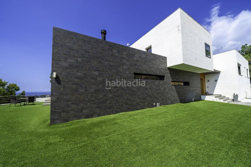 Foto d42e5b0e-3dbe-4b1a-acc0-048d48fea7a5. Casa amb calefacció aparcament a Canyelles Lloret de Mar