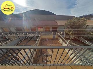 Maison jumelée à Campdevànol. Adosado en venta en campdevanol, 4 dormitorios.