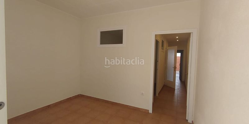 Foto 5b857049-41d9-4a04-8bfd-dcb6ffe9c9df. Casa adossada amb calefacció a Anglès