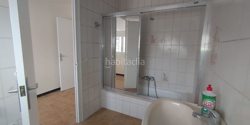 Foto 7e7b3141-fc04-445b-b724-98ef58255aca. Casa adossada amb calefacció a Anglès